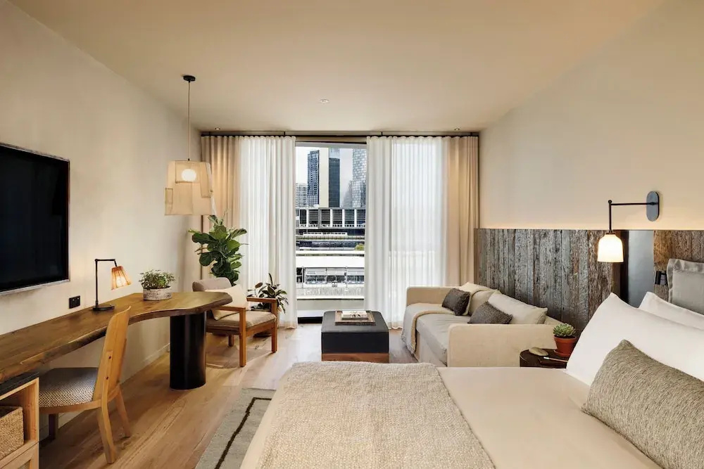 1 Hotel Melbourne - 2