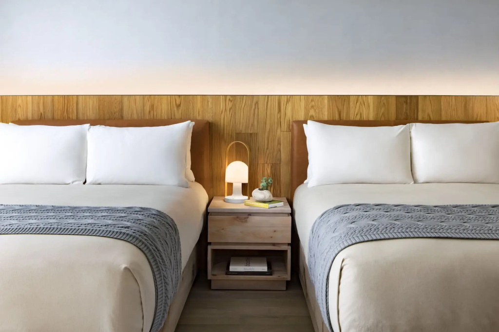 1 Hotel Toronto - 5
