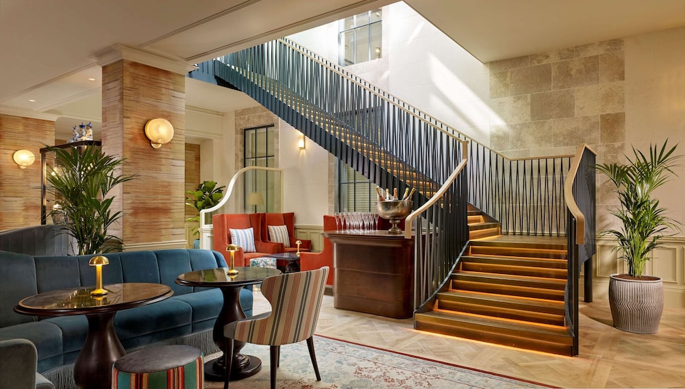 100 Queen's Gate Hotel London Kensington, Curio Collection by Hilton - 4
