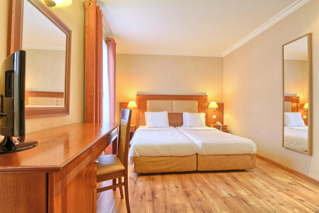 121 Paris Hotel - 2