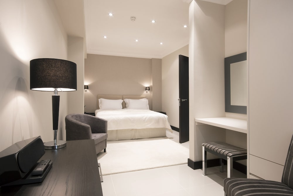 130 Queen's Gate Apartments - 5
