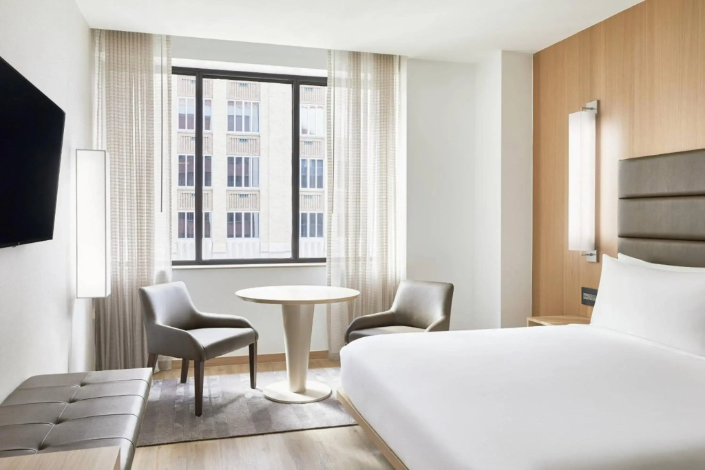 AC Hotel by Marriott Houston Downtown - 4