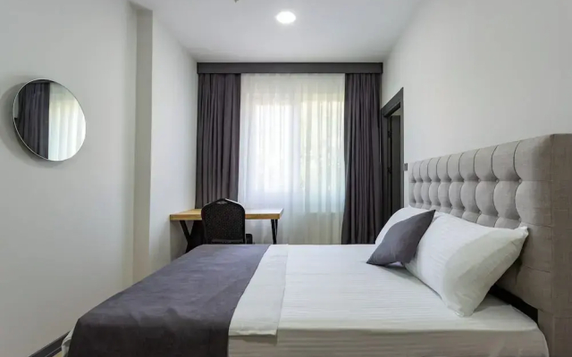 ATM Suite Hotel - 5