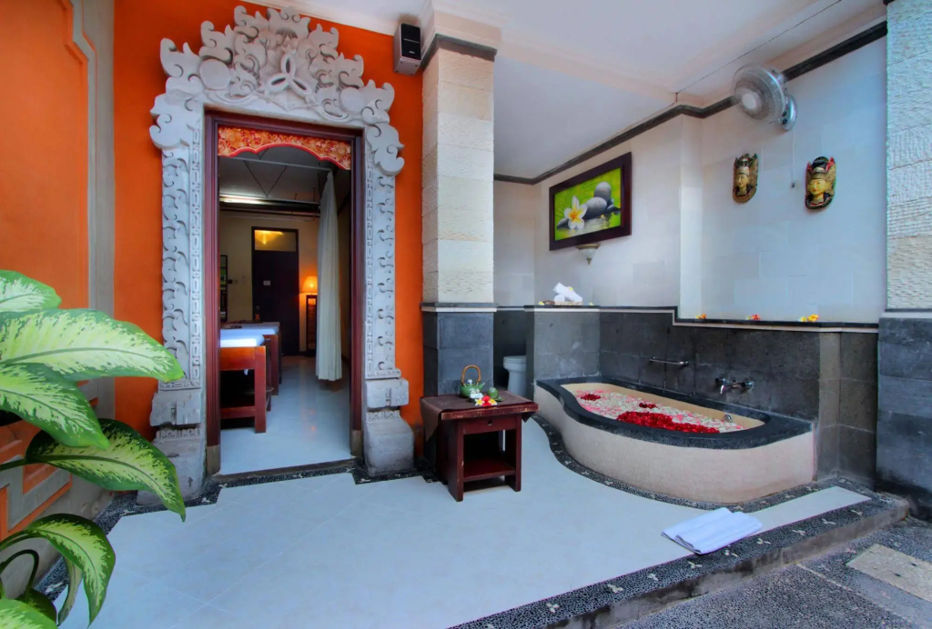 Adi Dharma Hotel Kuta - 2