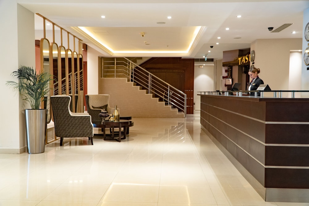 Al Ain Palace Hotel - 2