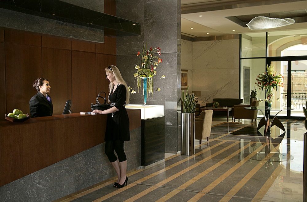 Al Ain Rotana - 4