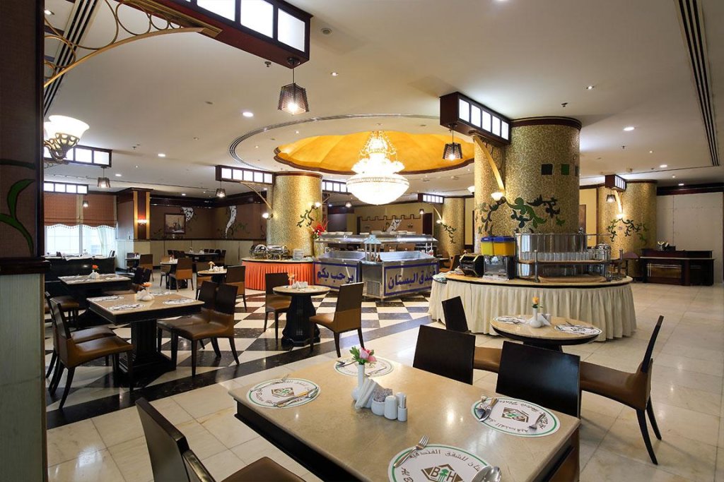 Al Bustan Tower Hotel Suites - 2