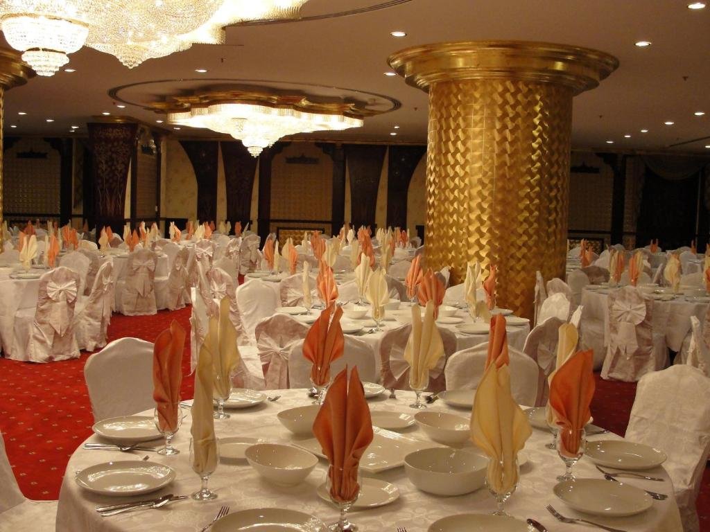 Al Bustan Tower Hotel Suites - 5