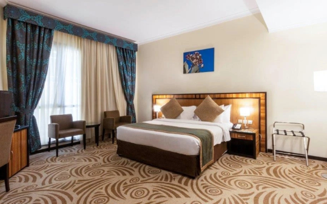 Al Majaz Premiere Hotel Apartment - 4