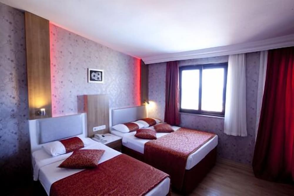 Aleria Belport Beach Hotel - 3