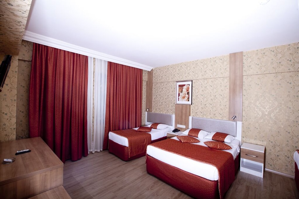Aleria Belport Beach Hotel - 4