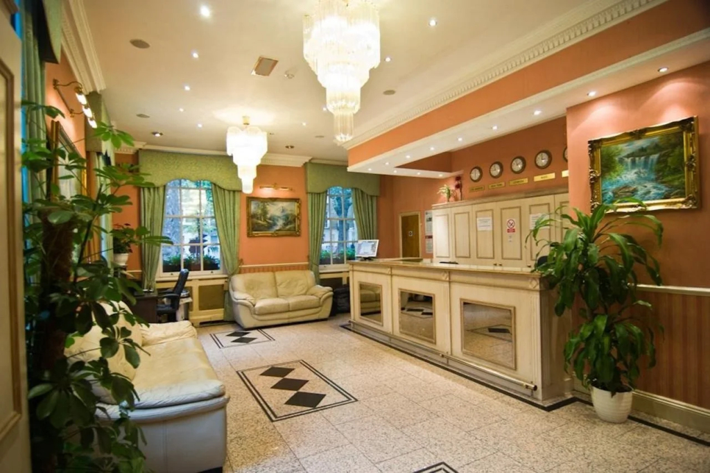 Alexandra Hotel - 2