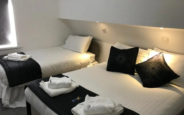 Alexandra Hotel - 4