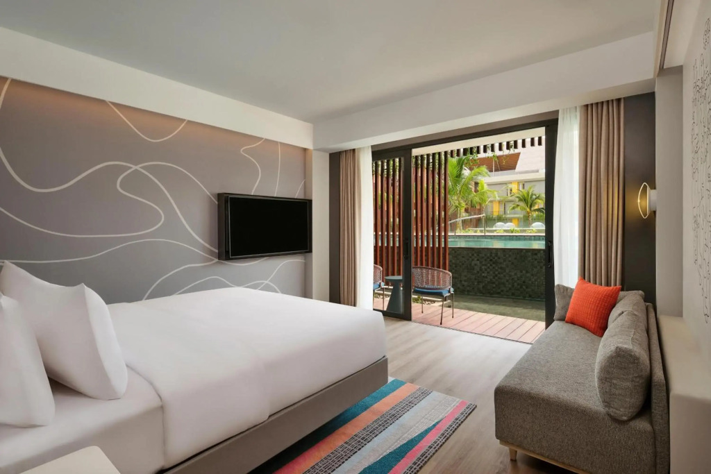 Aloft Bali Kuta at Beachwalk - 5