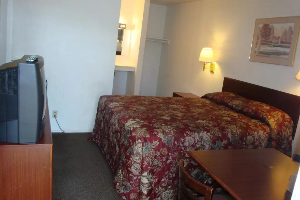 American Motel - 5
