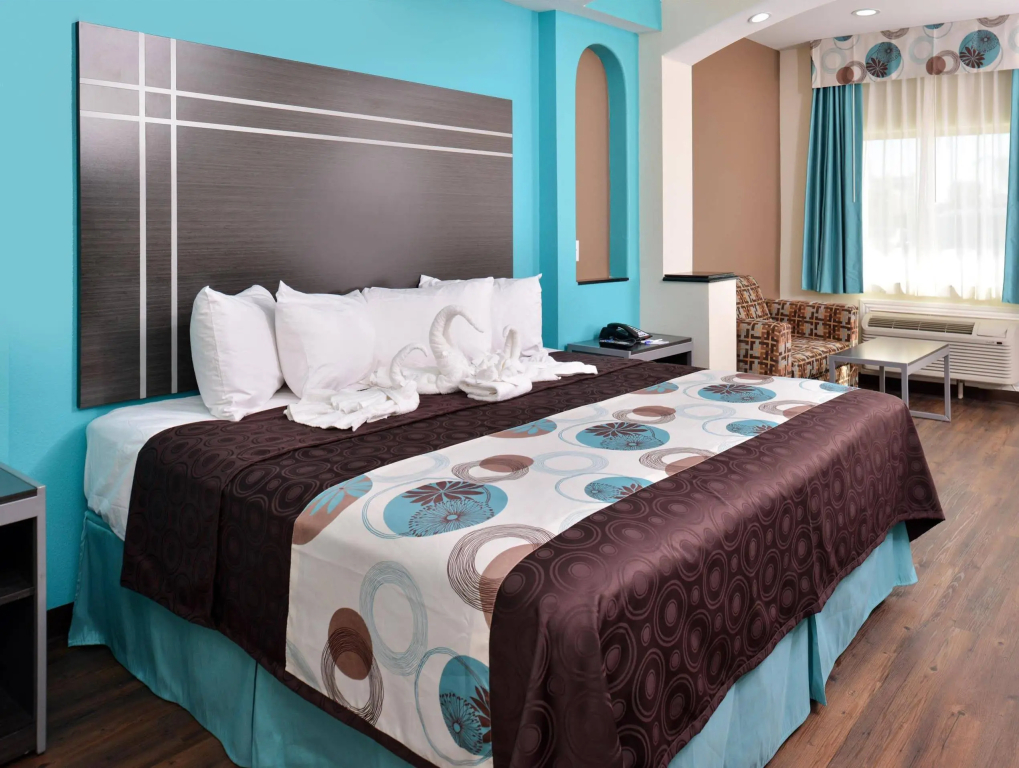 Americas Best Value Inn & Suites Houston at Hwy 6 & Westpark - 4