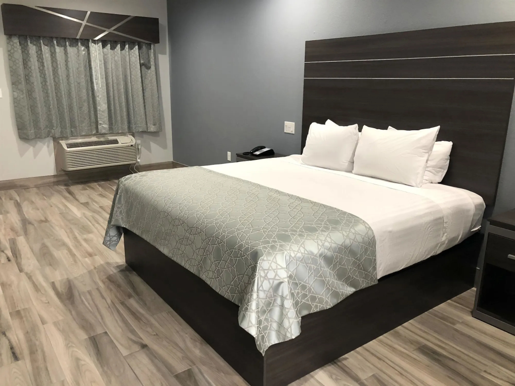 Americas Best Value Inn & Suites NE Houston Downtown I-610 - 3