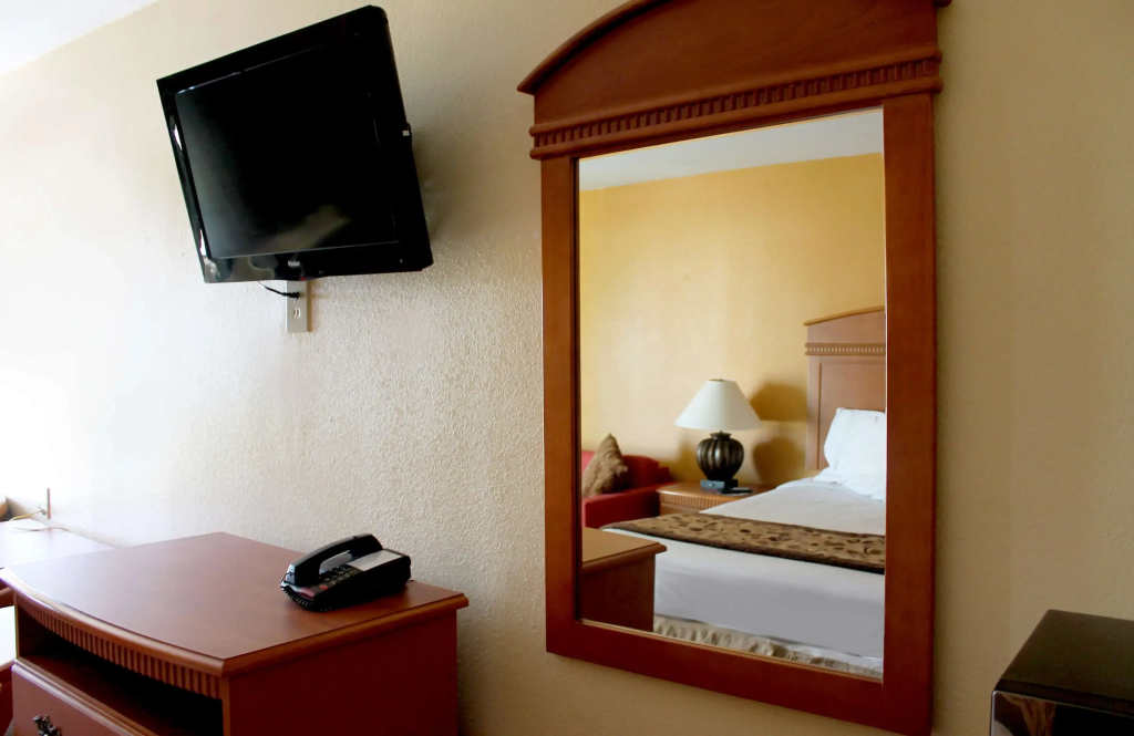 Americas Best Value Inn AT&T Center - 3