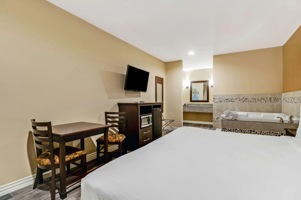 Americas Best Value Inn Houston at FM 529 - 4