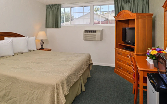 Americas Best Value Inn Loma Lodge - 4