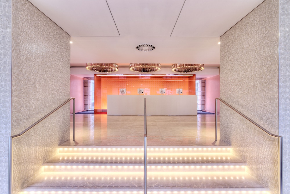 Apex Temple Court Hotel - 2