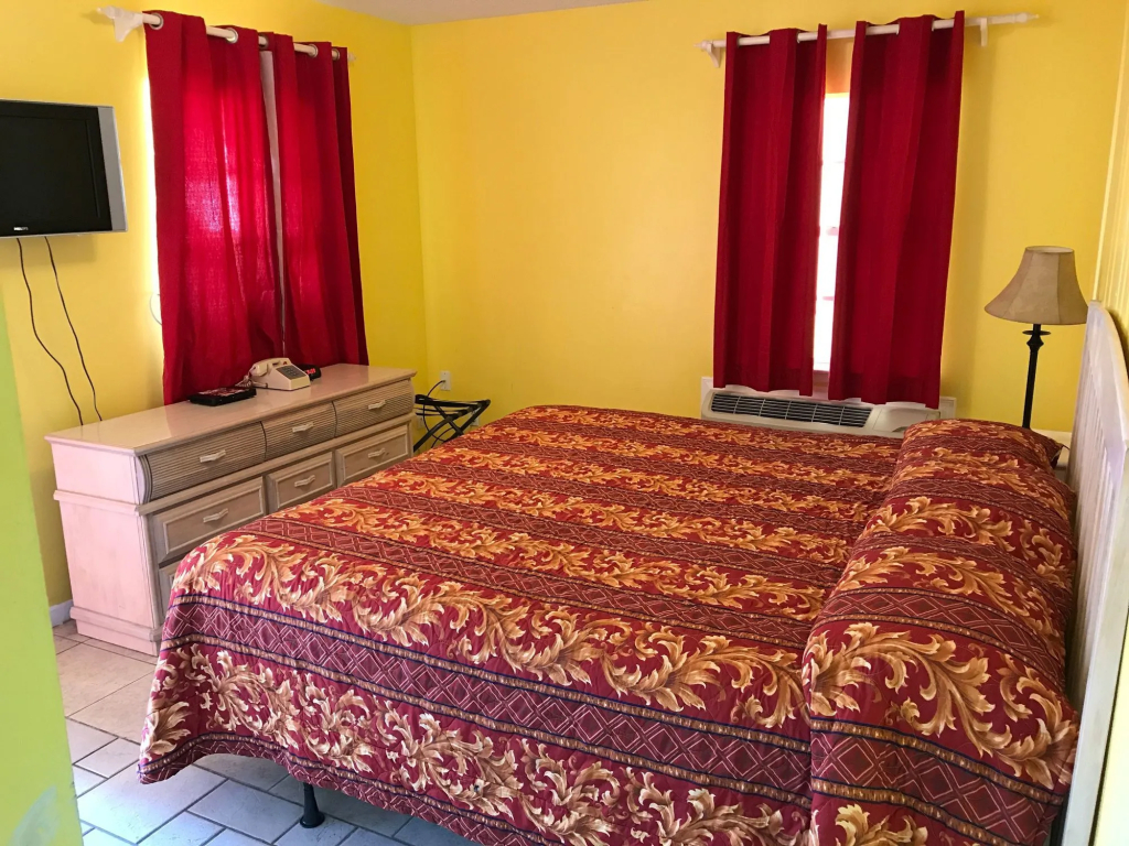 Aqua View Motel - 4