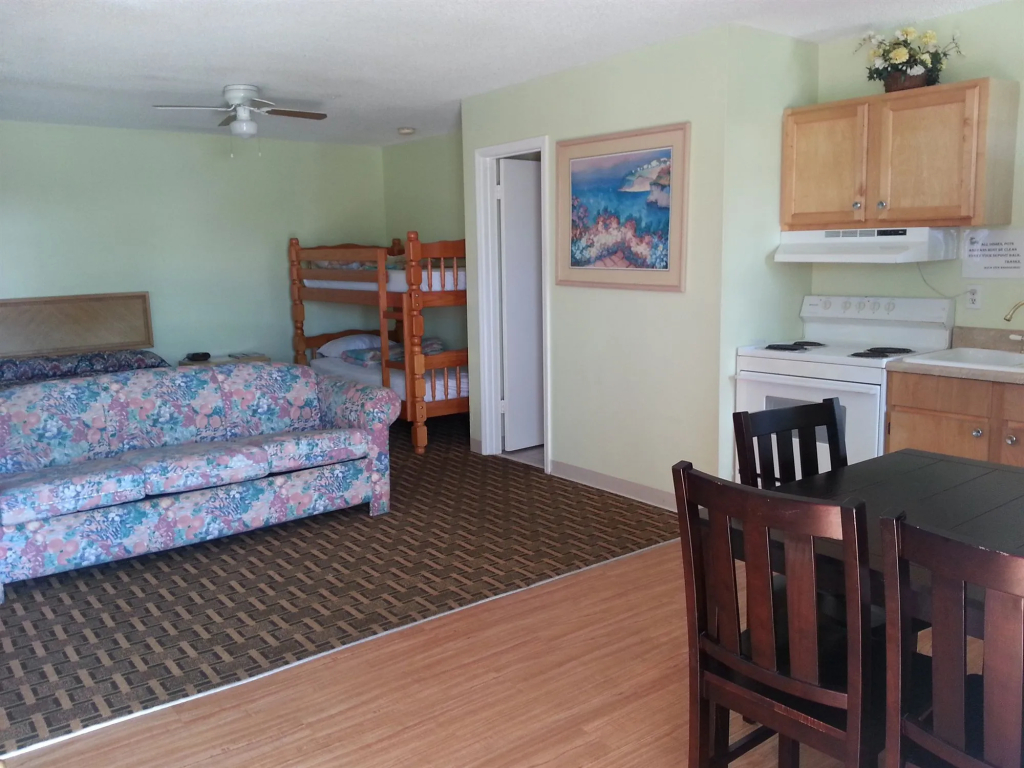 Aqua View Motel - 5