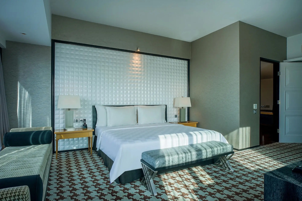 Artotel TS Suites Surabaya - 4