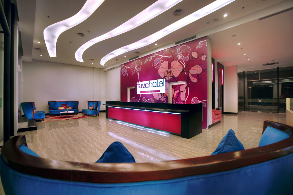 Aston Inn Pantai Losari Makassar - 2