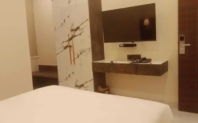 Astra Hotels and Suites - Sector 7 HSR - 4