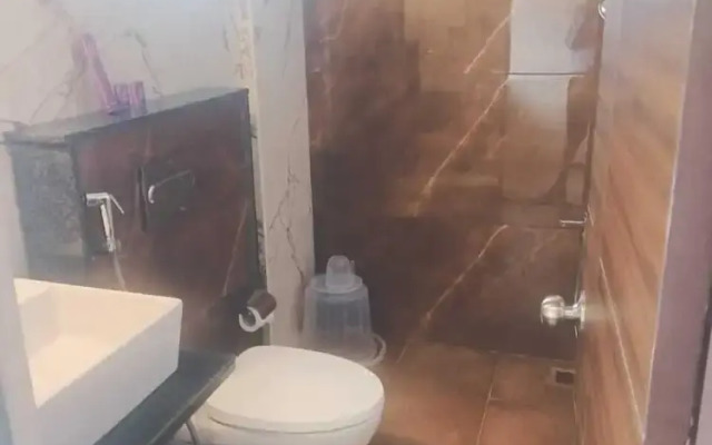 Astra Hotels and Suites - Sector 7 HSR - 5