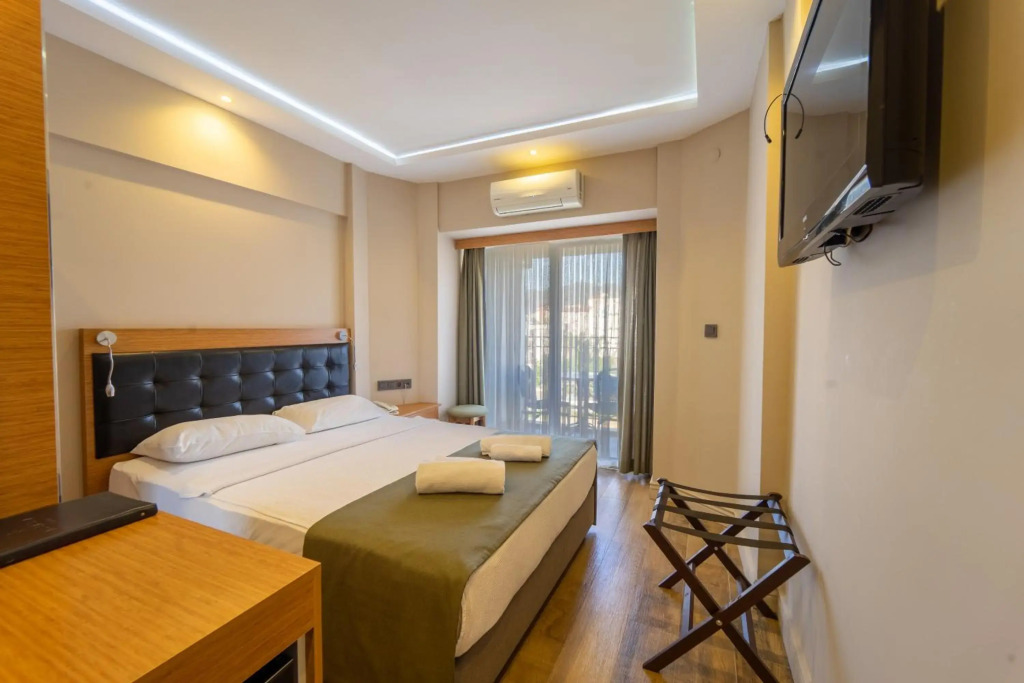 Aurasia SeaSide Hotel - 3