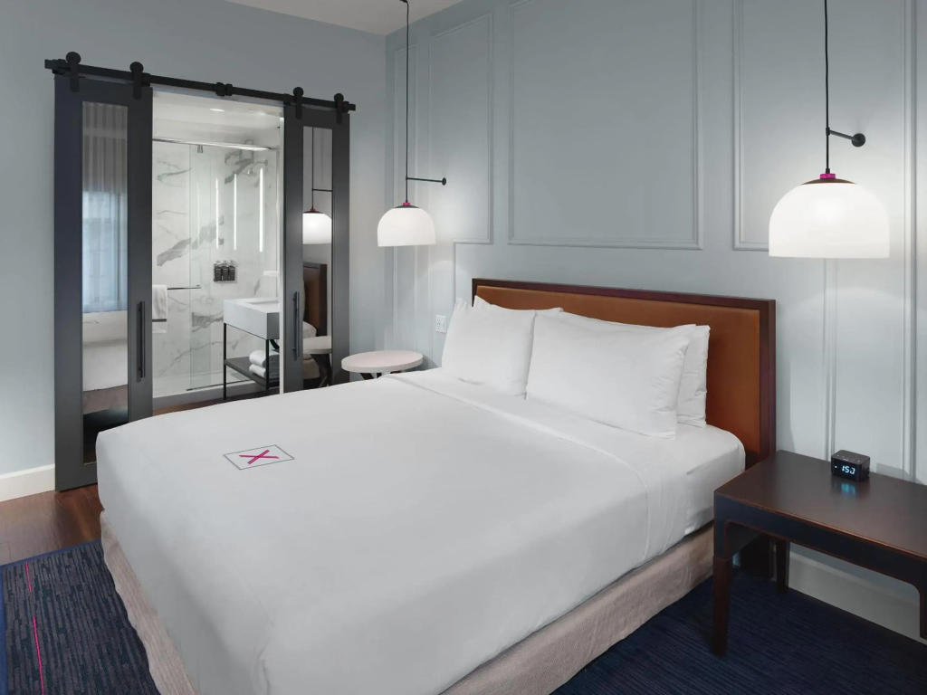 Axiom Hotel - 5