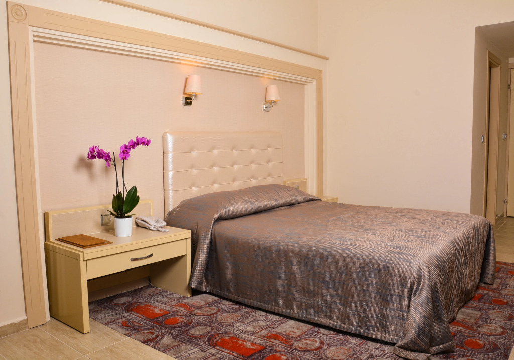 Azka Hotel - 4