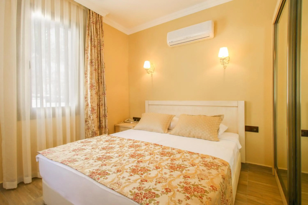 Azka Hotel - 5
