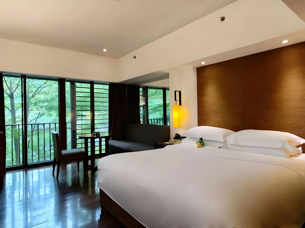 Baiyun Lakeside Hotel - 2