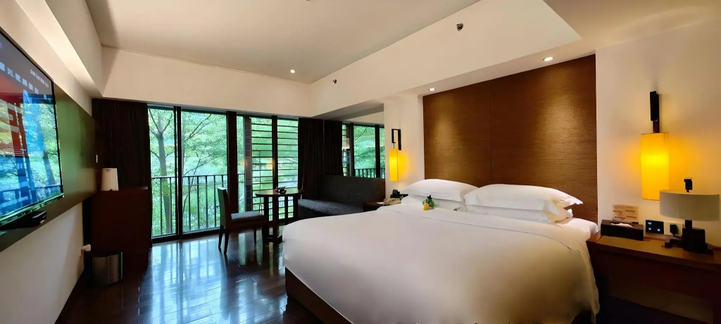 Baiyun Lakeside Hotel - 4