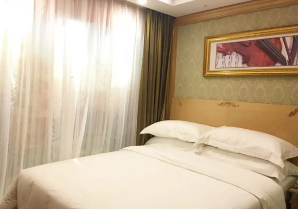 Baiyun Lakeside Hotel - 5