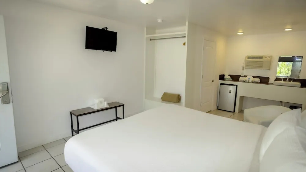 Banana Peel Lodge - 3