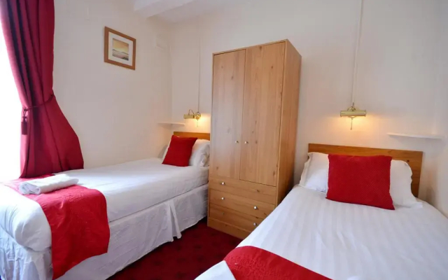 Barrons Hotel - 3