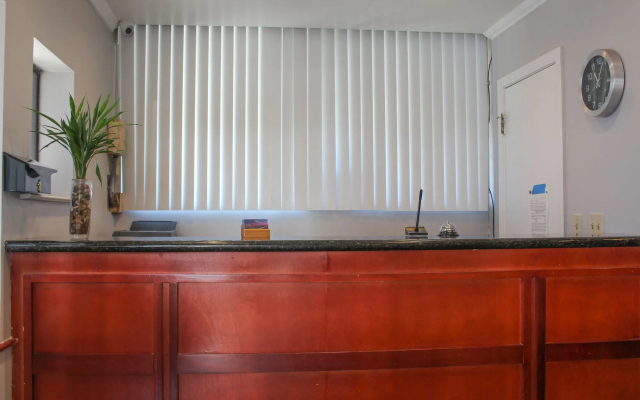 Bay Bridge Inn - 2