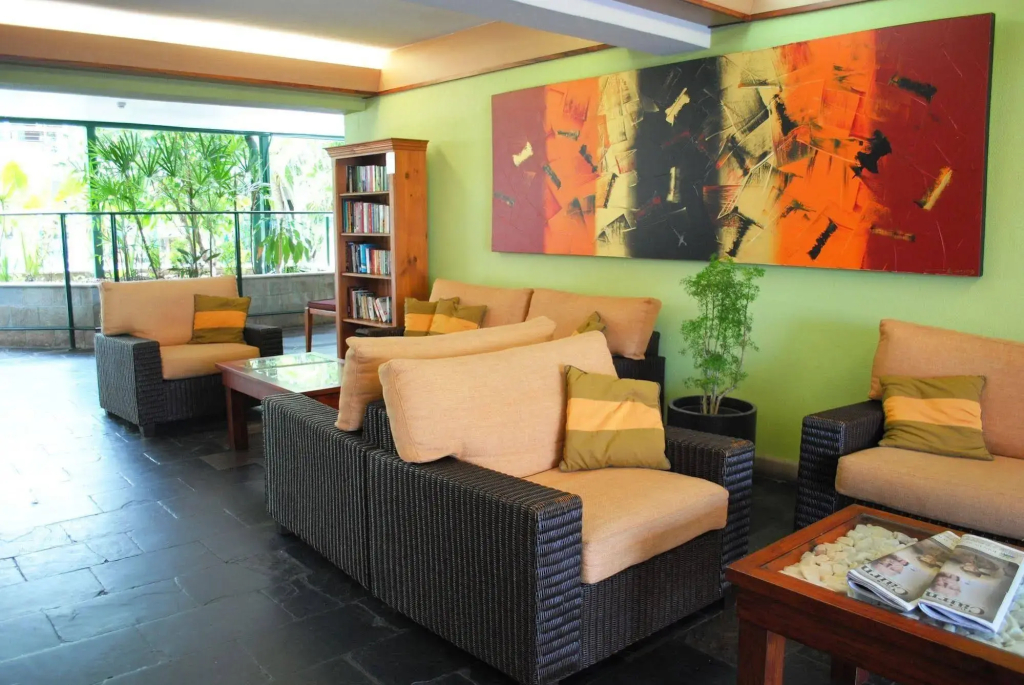Bay Village Tropical Retreat & Apartments - 2