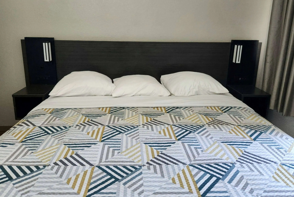 Baymont by Wyndham San Antonio Airport - 4