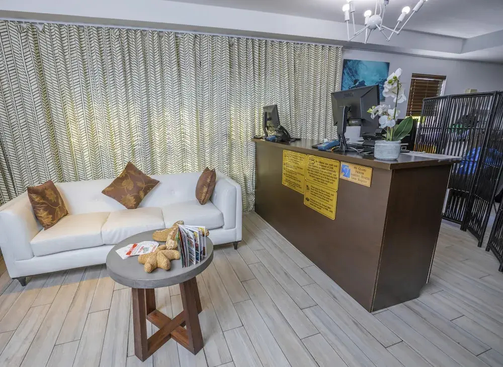 Beachside All Suites Hotel - 2