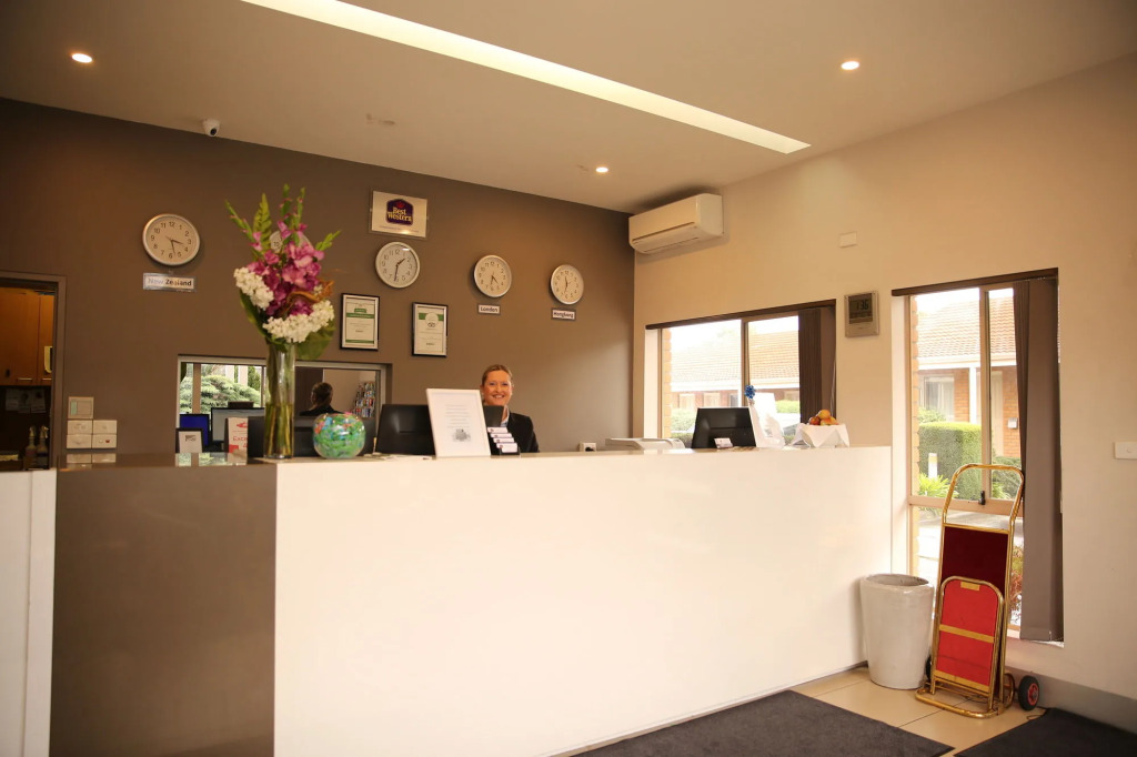 Best Western Airport Motel and Convention Centre - 2