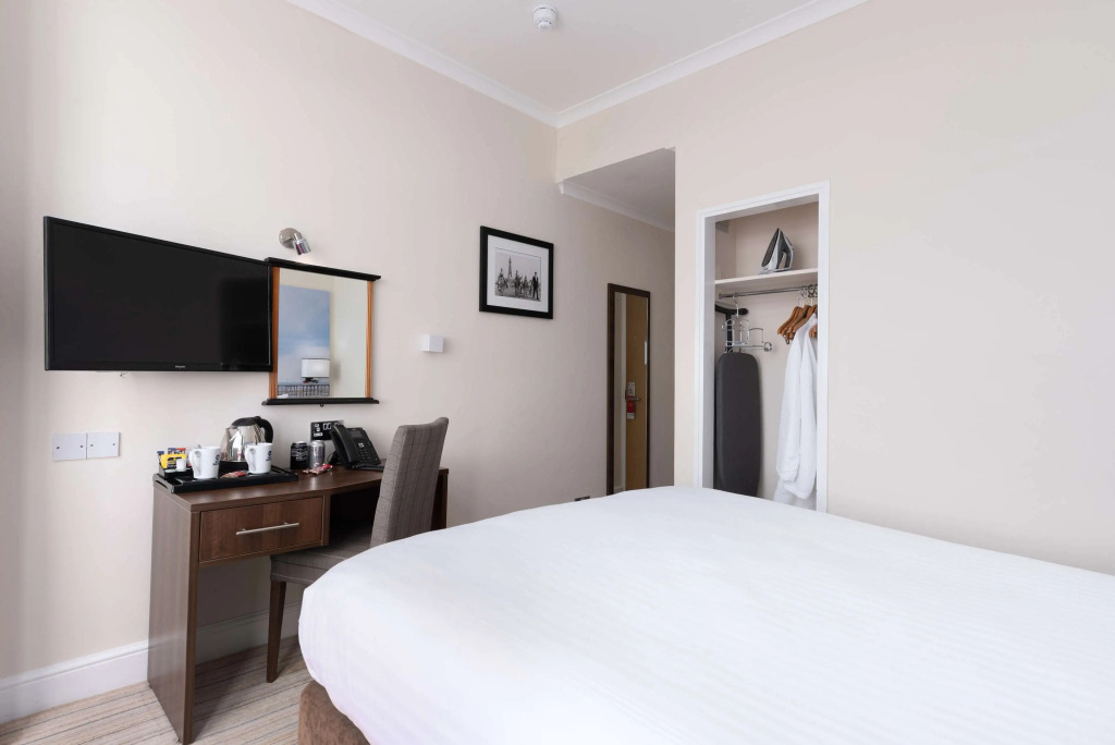 Best Western Carlton Hotel - 4