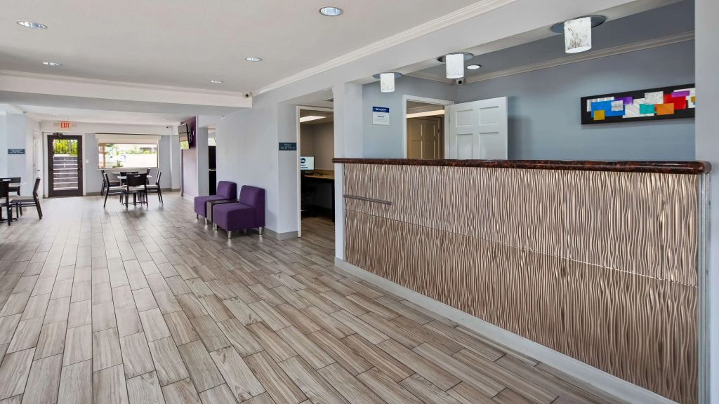 Best Western Garden Inn - 2