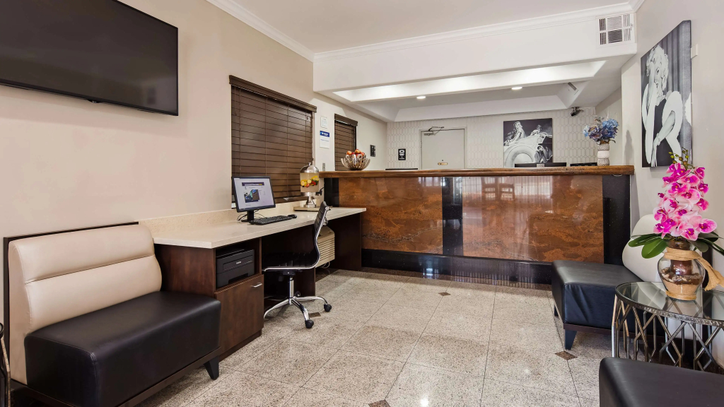 Best Western Hollywood Plaza Inn Hotel - Hollywood Walk of Fame LA - 2