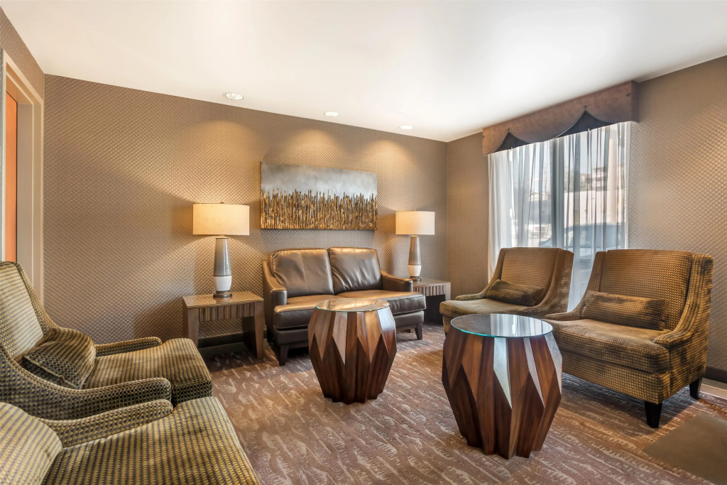 Best Western Plus Calgary Centre Inn - 4