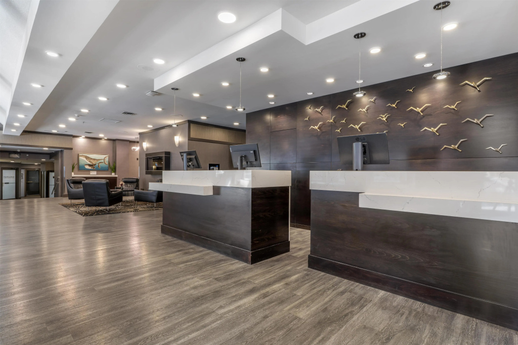Best Western Plus Carlton Plaza Hotel - 2